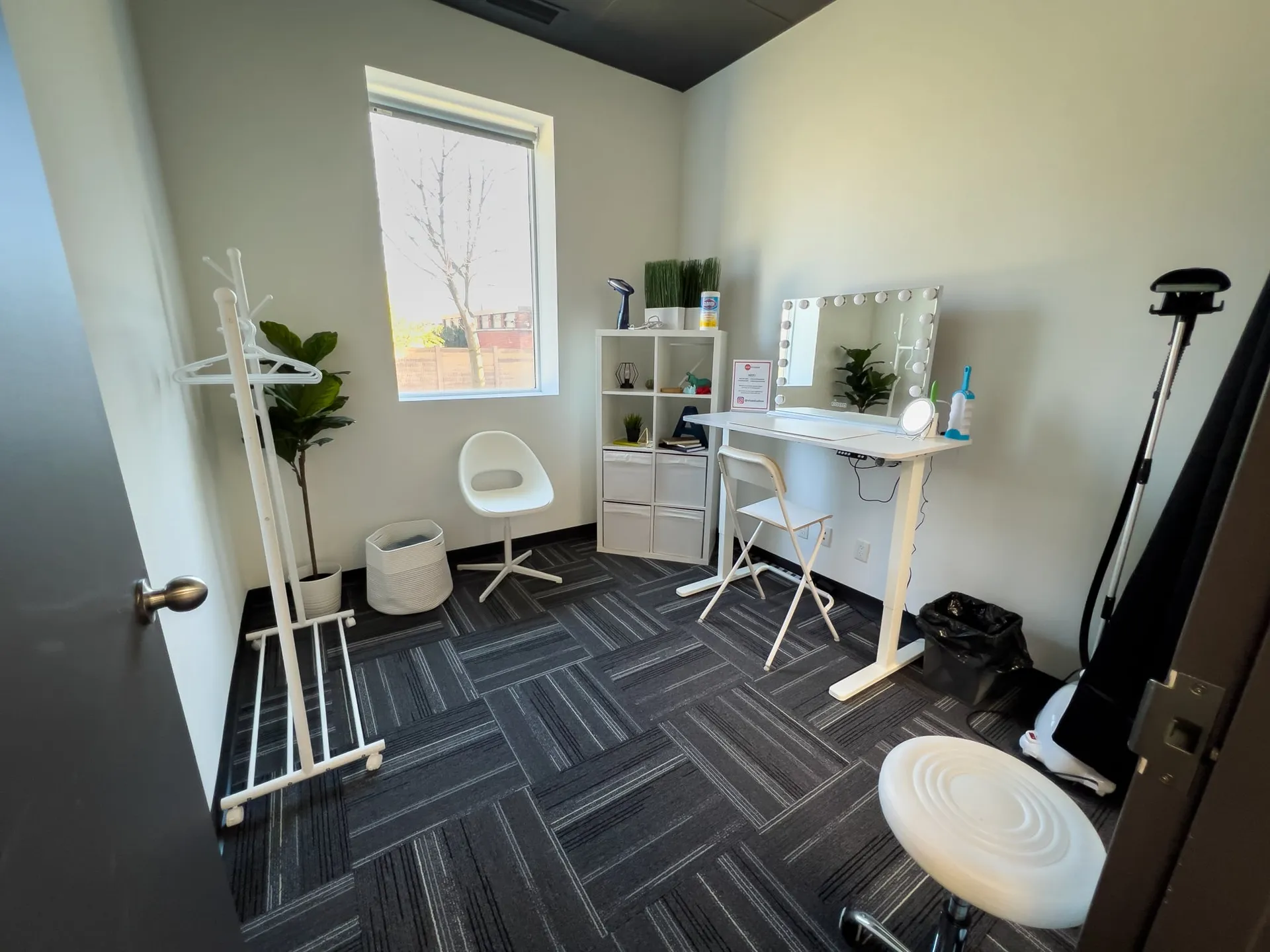 The hair and makeup room at Viva Studios